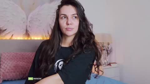 Snapshot of taniaamore chatting on 05-24-26, 07:30 Tania Amore online show from 05-24-26, 07:30