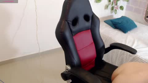 Snapshot of taniadevil_69 chatting on 01-14-25, 08:37 Tania online show from 01-14-25, 08:37