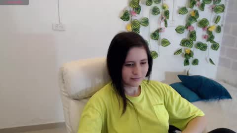 Snapshot of taniadevil_69 chatting on 10-06-25, 04:15 Tania online show from 10-06-25, 04:15