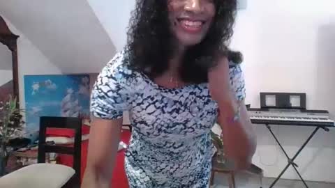 Snapshot of tanialopaz chatting on 02-16-25, 06:54 TaniaBitch online show from 02-16-25, 06:54