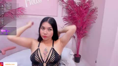 Snapshot of taniamilan chatting on 02-16-25, 11:38 Tania online show from 02-16-25, 11:38