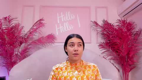 Snapshot of taniamilan chatting on 02-22-25, 11:35 Tania online show from 02-22-25, 11:35