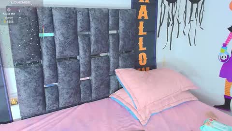 Tania online show from 10-29-25, 10:39