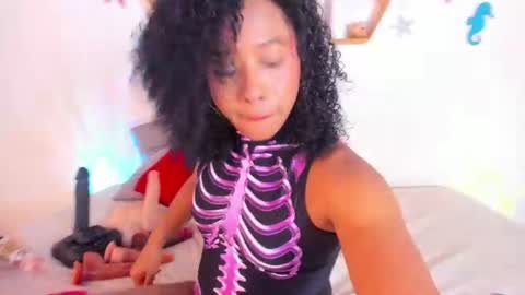 Snapshot of tanisha_curly chatting on 07-24-26, 11:41 3 Tanisha 3 online show from 07-24-26, 11:41