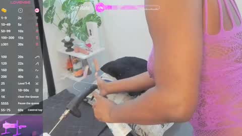 Snapshot of tanishaaevans chatting on 02-09-25, 06:22 Tanisha online show from 02-09-25, 06:22