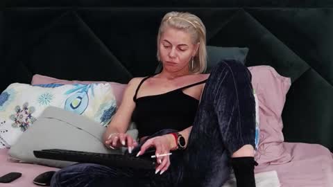 Snapshot of taniyagrey chatting on 03-05-26, 07:48 tanyaGrey online show from 03-05-26, 07:48