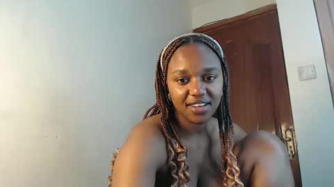 Snapshot of tannia004 chatting on 11-26-25, 12:00 tania online show from 11-26-25, 12:00