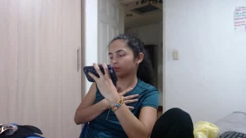 Snapshot of tantricroots chatting on 03-03-25, 02:26 Angeline Follow online show from 03-03-25, 02:26