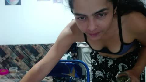 Snapshot of tantricroots chatting on 05-15-26, 11:23 Angeline Follow online show from 05-15-26, 11:23