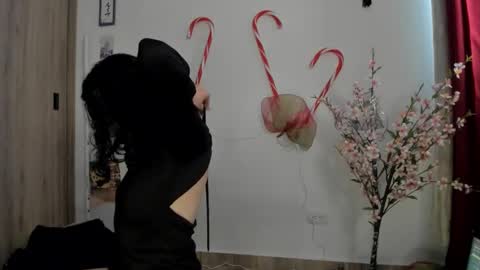 Snapshot of tanya_worldbondage chatting on 12-30-24, 02:30 tanya online show from 12-30-24, 02:30