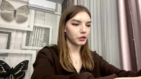 Mia online show from 03-05-26, 04:03