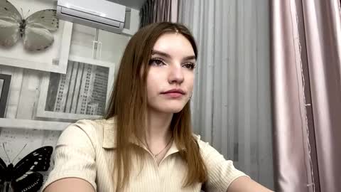 Mia online show from 03-12-26, 03:18