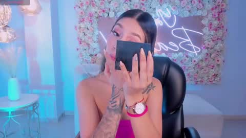 Snapshot of taralawrence chatting on 03-12-25, 03:35 Tara Lawrence online show from 03-12-25, 03:35