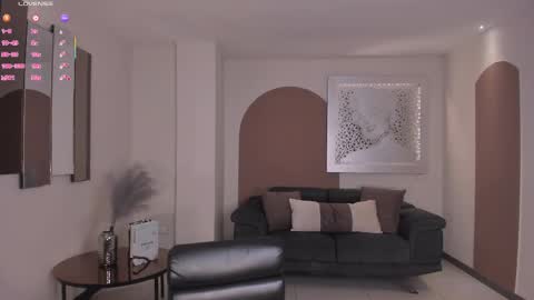 Snapshot of taralawrence chatting on 01-31-26, 07:23 Tara Lawrence online show from 01-31-26, 07:23