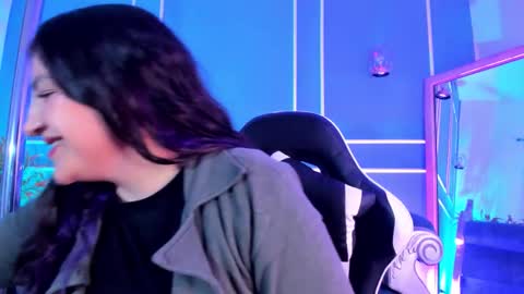 Snapshot of tarataylorr chatting on 11-28-25, 02:14 Tara online show from 11-28-25, 02:14