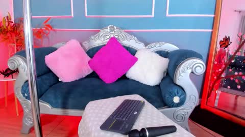 Snapshot of tarataylorr chatting on 03-12-26, 04:18 Tara online show from 03-12-26, 04:18