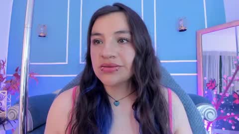 Snapshot of tarataylorr chatting on 06-19-26, 02:05 Tara online show from 06-19-26, 02:05