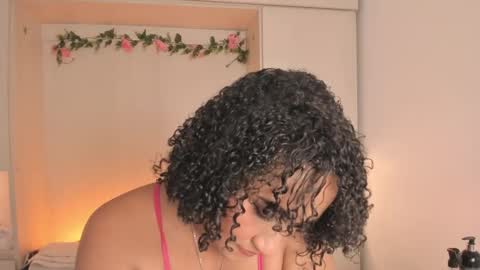 Snapshot of tarawiilson_ chatting on 09-30-25, 04:39 T A R A online show from 09-30-25, 04:39