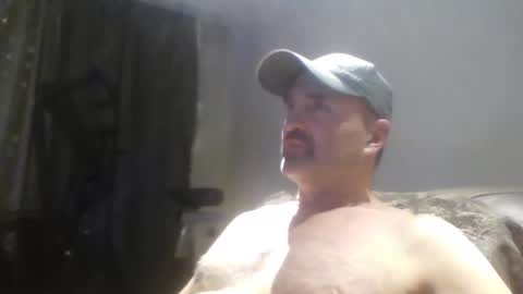 Snapshot of tarzeny77 chatting on 11-27-25, 01:40 tarzeny77 online show from 11-27-25, 01:40