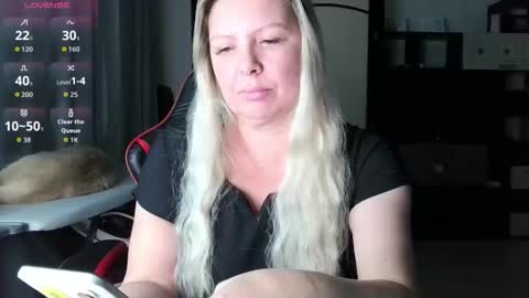 Snapshot of tasha__moon chatting on 10-17-25, 04:09 Tasha Moon online show from 10-17-25, 04:09