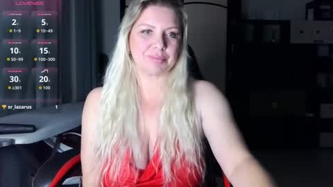 Snapshot of tasha__moon chatting on 10-18-25, 05:14 Tasha Moon online show from 10-18-25, 05:14