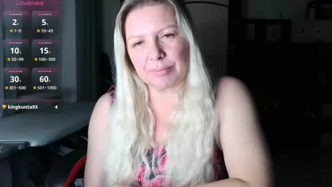Snapshot of tasha__moon chatting on 10-22-25, 04:51 Tasha Moon online show from 10-22-25, 04:51