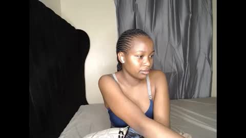 Snapshot of tasha_kimmy chatting on 09-19-25, 06:19 Ireen online show from 09-19-25, 06:19