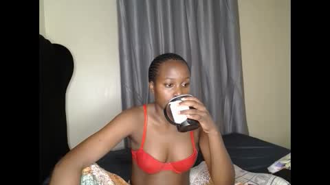 Snapshot of tasha_kimmy chatting on 09-28-25, 11:32 Ireen online show from 09-28-25, 11:32