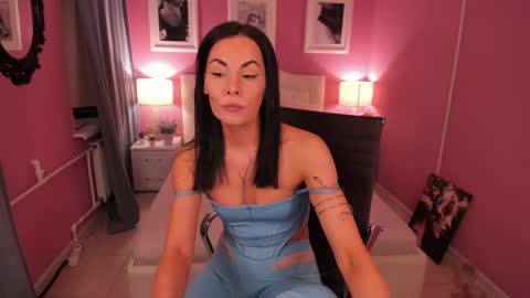 Snapshot of tashahoney chatting on 03-05-25, 09:37 Tasha online show from 03-05-25, 09:37