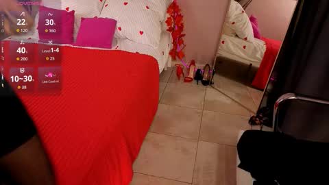 Snapshot of tashahoney chatting on 10-25-25, 09:20 Tasha online show from 10-25-25, 09:20