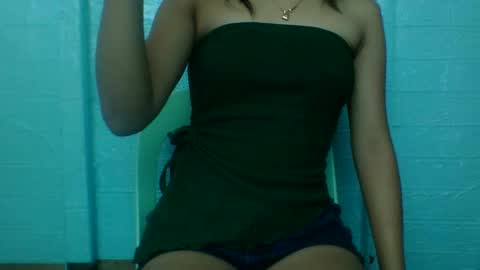 Snapshot of taste_of_monica chatting on 10-20-25, 01:28 monica online show from 10-20-25, 01:28