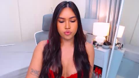 Snapshot of tasteofinnocence chatting on 03-08-26, 02:59 Miss Tati online show from 03-08-26, 02:59