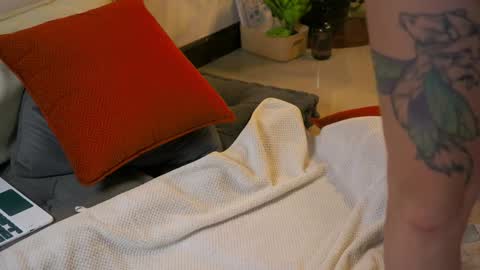 Snapshot of tasty_tomato chatting on 01-08-25, 10:04 RHEA pronanciation like Reya online show from 01-08-25, 10:04