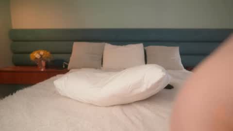 RHEA  pronanciation like Reya   online show from 05-04-26, 07:37