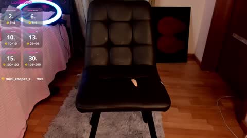 Snapshot of tate_west chatting on 01-17-25, 04:04 Lizzy online show from 01-17-25, 04:04