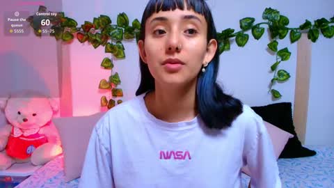 Snapshot of tati_cardenas chatting on 10-14-25, 05:19 AME online show from 10-14-25, 05:19