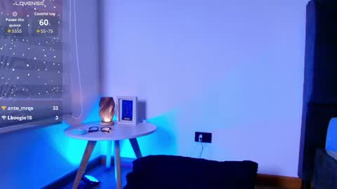 Snapshot of tati_cardenas chatting on 06-21-26, 04:59 AME online show from 06-21-26, 04:59