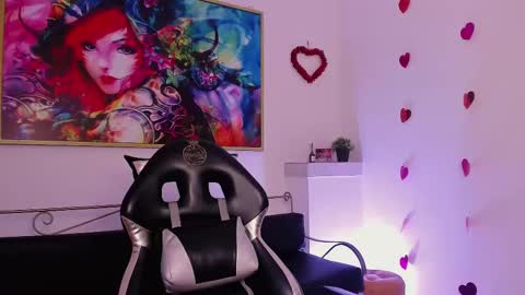 Tatiana --- Schedule Monday to Sundays 800  to 200  UTC-5 online show from 02-15-25, 01:05