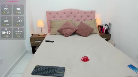 Snapshot of tatiana_ayala chatting on 11-03-25, 07:15 Tatiana Ayala online show from 11-03-25, 07:15