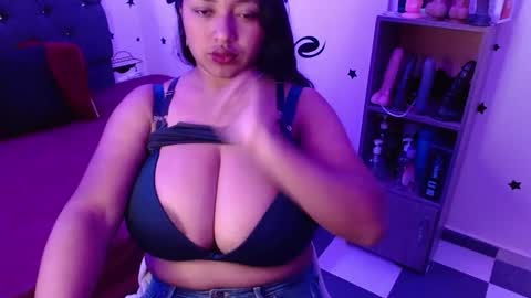 Snapshot of tatiana_wd chatting on 01-14-25, 02:40 tatiana online show from 01-14-25, 02:40