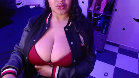 Snapshot of tatiana_wd chatting on 02-26-25, 03:42 tatiana online show from 02-26-25, 03:42