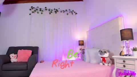 Snapshot of tatikiss_ chatting on 01-21-25, 03:43 Tatiana independent girl online show from 01-21-25, 03:43