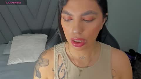 Snapshot of tatilarson chatting on 01-07-26, 12:40 TATI online show from 01-07-26, 12:40