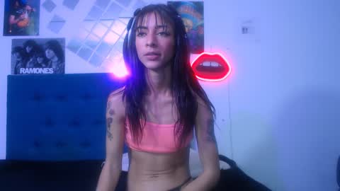 Snapshot of tatis_blux chatting on 12-12-24, 11:25 Tatiana online show from 12-12-24, 11:25