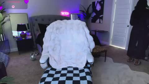 Tatted Queen online show from 04-23-26, 08:55