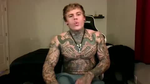 Snapshot of tatteddaddy9000 chatting on 09-25-25, 01:31 D-Man online show from 09-25-25, 01:31