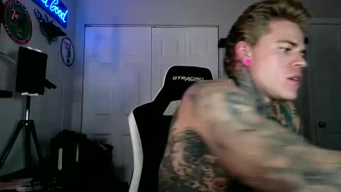 Snapshot of tatteddaddy9000 chatting on 10-02-25, 01:01 D-Man online show from 10-02-25, 01:01
