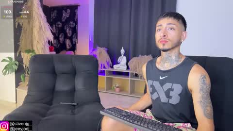 Snapshot of tattoguys_cums chatting on 10-22-25, 02:45 Jonathan Juan online show from 10-22-25, 02:45