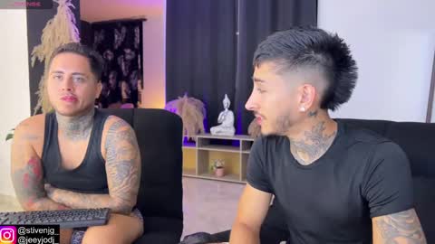 Snapshot of tattoguys_cums chatting on 10-26-25, 02:06 Jonathan Juan online show from 10-26-25, 02:06