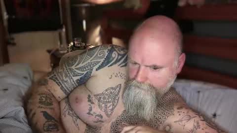 Tattooeddilf 01 online show from 12-04-25, 08:01